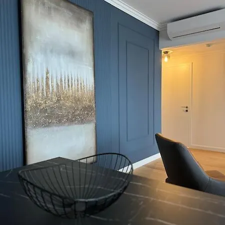 Klingerka Apartment, 25th Floor, With Free Parking Apartment *